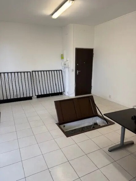 Retail in Boulogne-Billancourt for lease - Interior Photo - Image 3 of 6