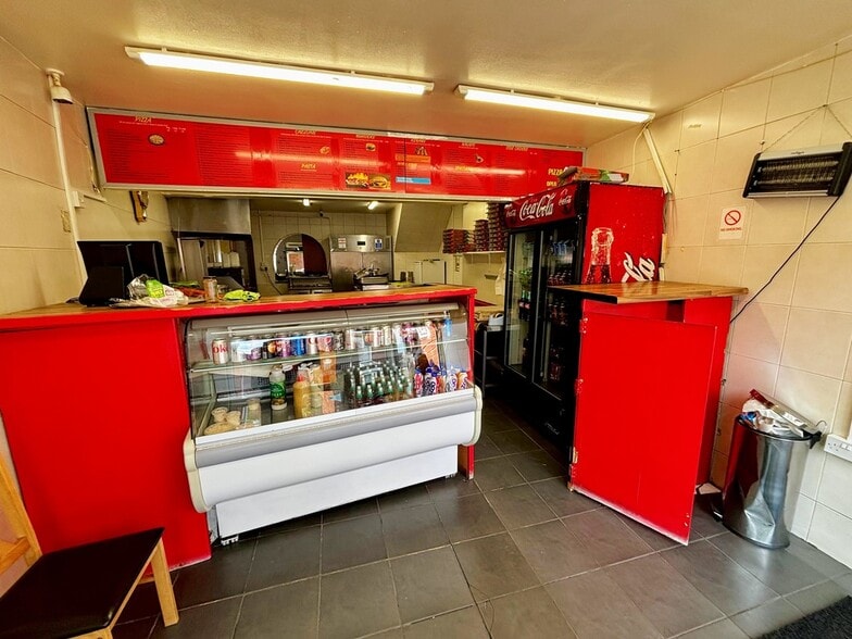 69 Newark Rd, Lincoln for sale - Interior Photo - Image 2 of 2