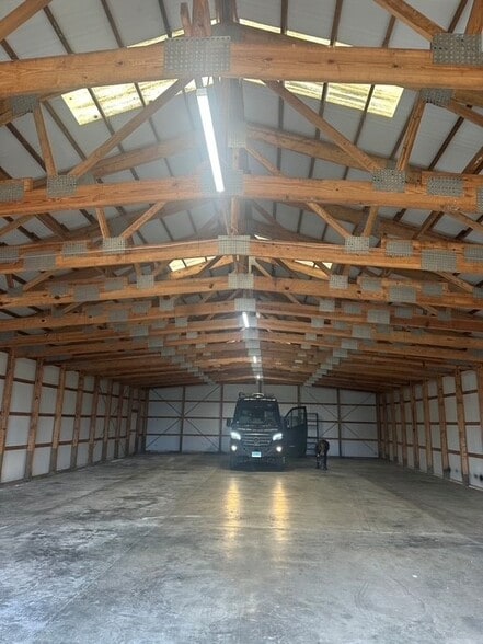 9 Clark Rd, Litchfield, CT for lease - Interior Photo - Image 3 of 4