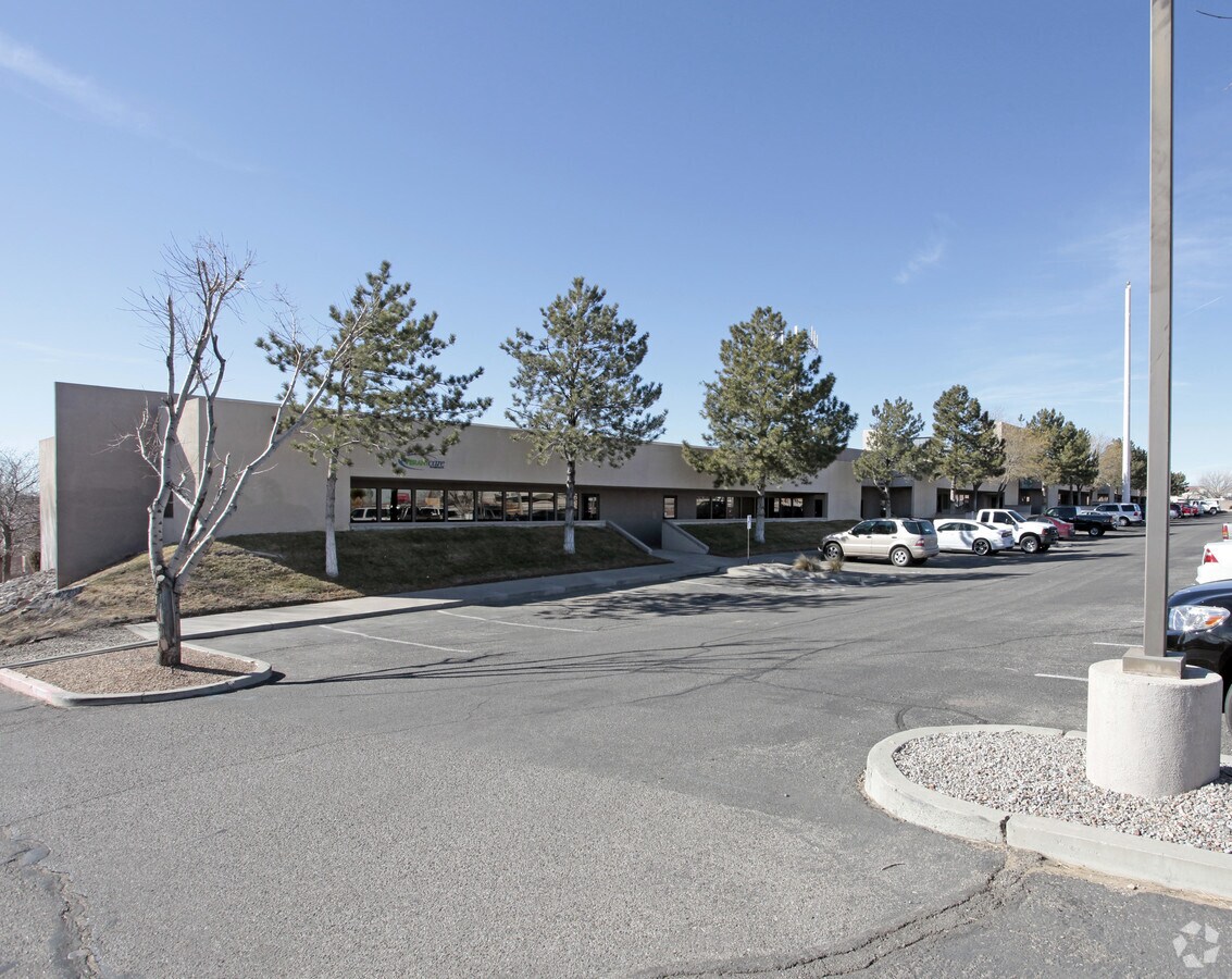 4824 McMahon Blvd NW, Albuquerque, NM 87114
