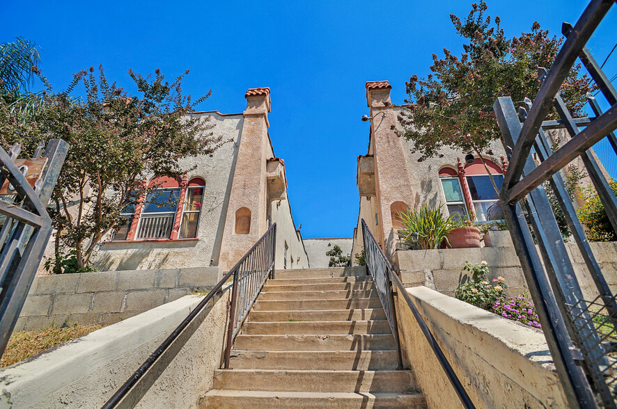 1120 S Normandie Ave, Los Angeles, CA for sale - Building Photo - Image 1 of 1