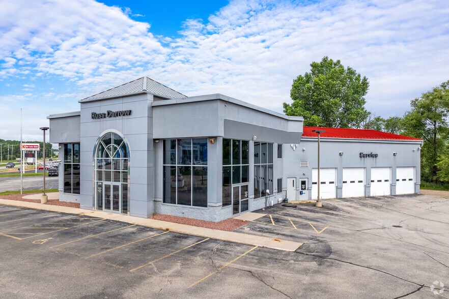 3210 W Washington St, West Bend, WI for sale - Building Photo - Image 1 of 26