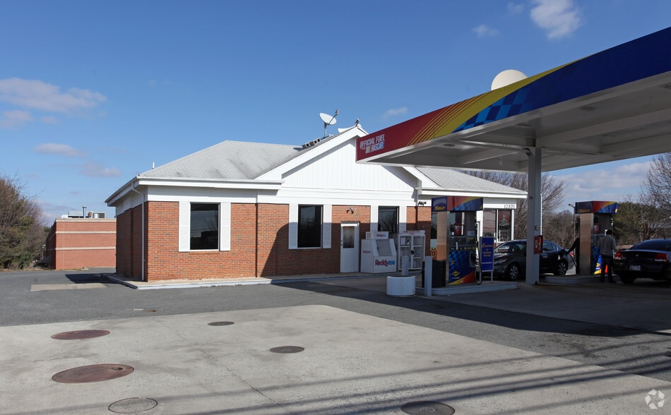 12301 Darnestown Rd, Gaithersburg, MD for sale - Building Photo - Image 2 of 2