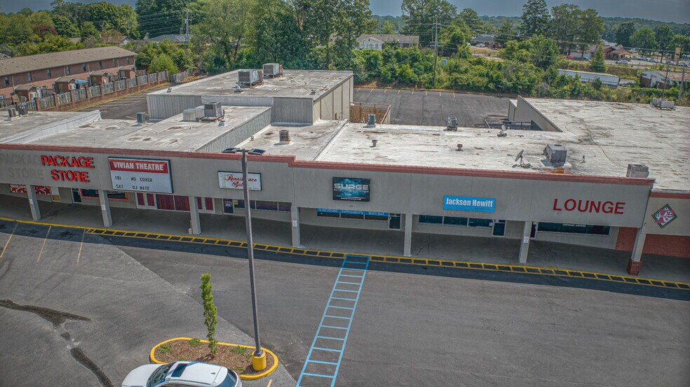 1700 Darby Dr, Florence, AL 35630 Florence Plaza