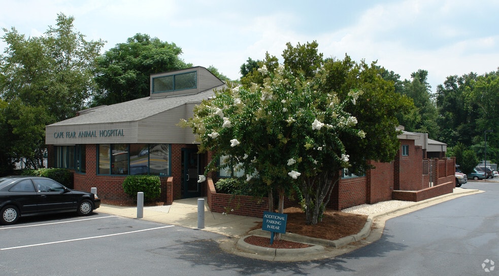 3309 Bragg Blvd, Fayetteville, NC for lease - Primary Photo - Image 1 of 32
