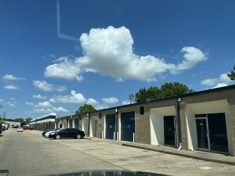 10055 Belknap Rd, Sugar Land, TX for lease - Building Photo - Image 2 of 2