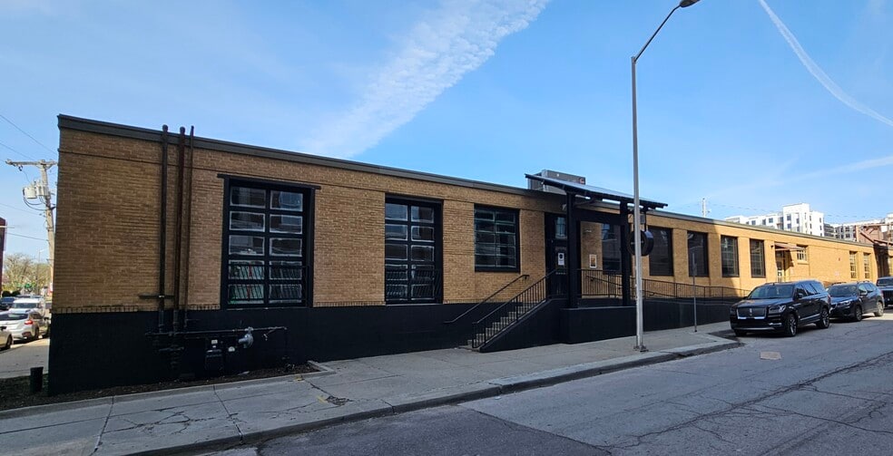 2030 Central St, Kansas City, MO for sale - Building Photo - Image 2 of 8