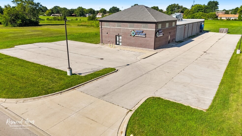 233 Mooney Dr, Bourbonnais, IL for sale - Building Photo - Image 2 of 26