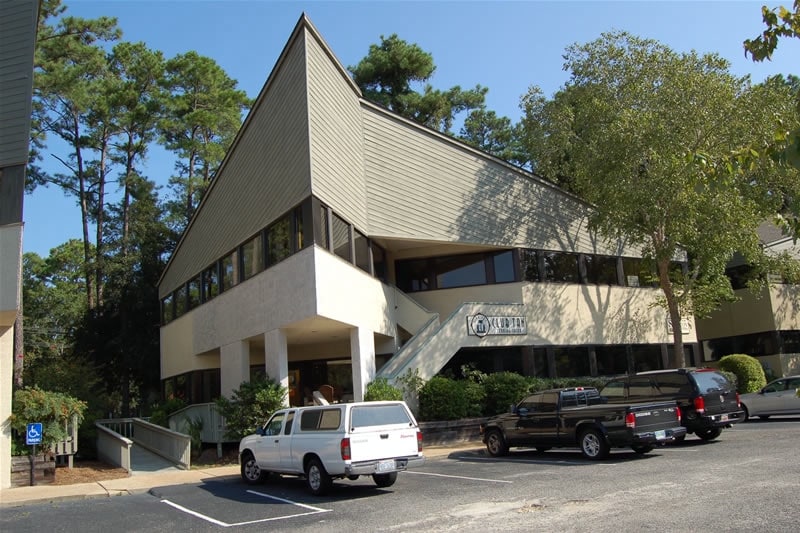 38 New Orleans Rd, Hilton Head Island, SC for lease - Building Photo - Image 3 of 9