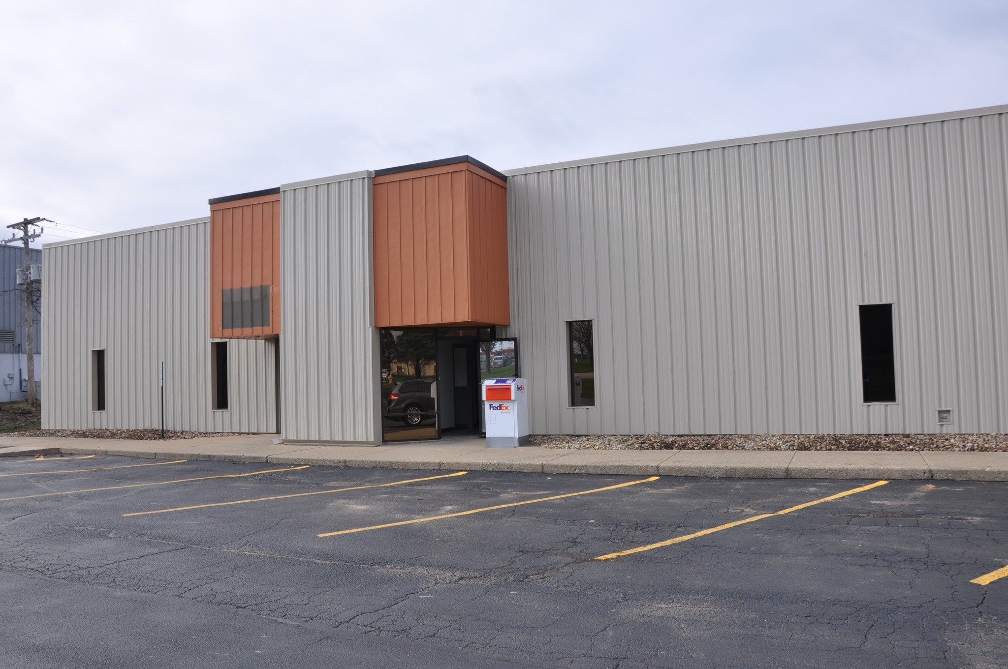 3443-3519 Rupp Pky, Decatur, IL for sale Building Photo- Image 1 of 1