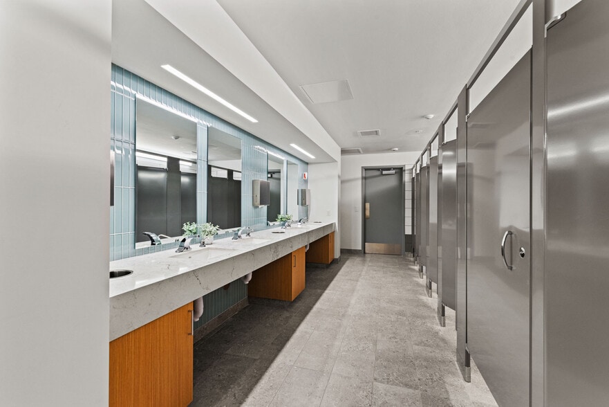 5416 W Amelia Earhart Dr, Salt Lake City, UT for lease - Interior Photo - Image 3 of 24