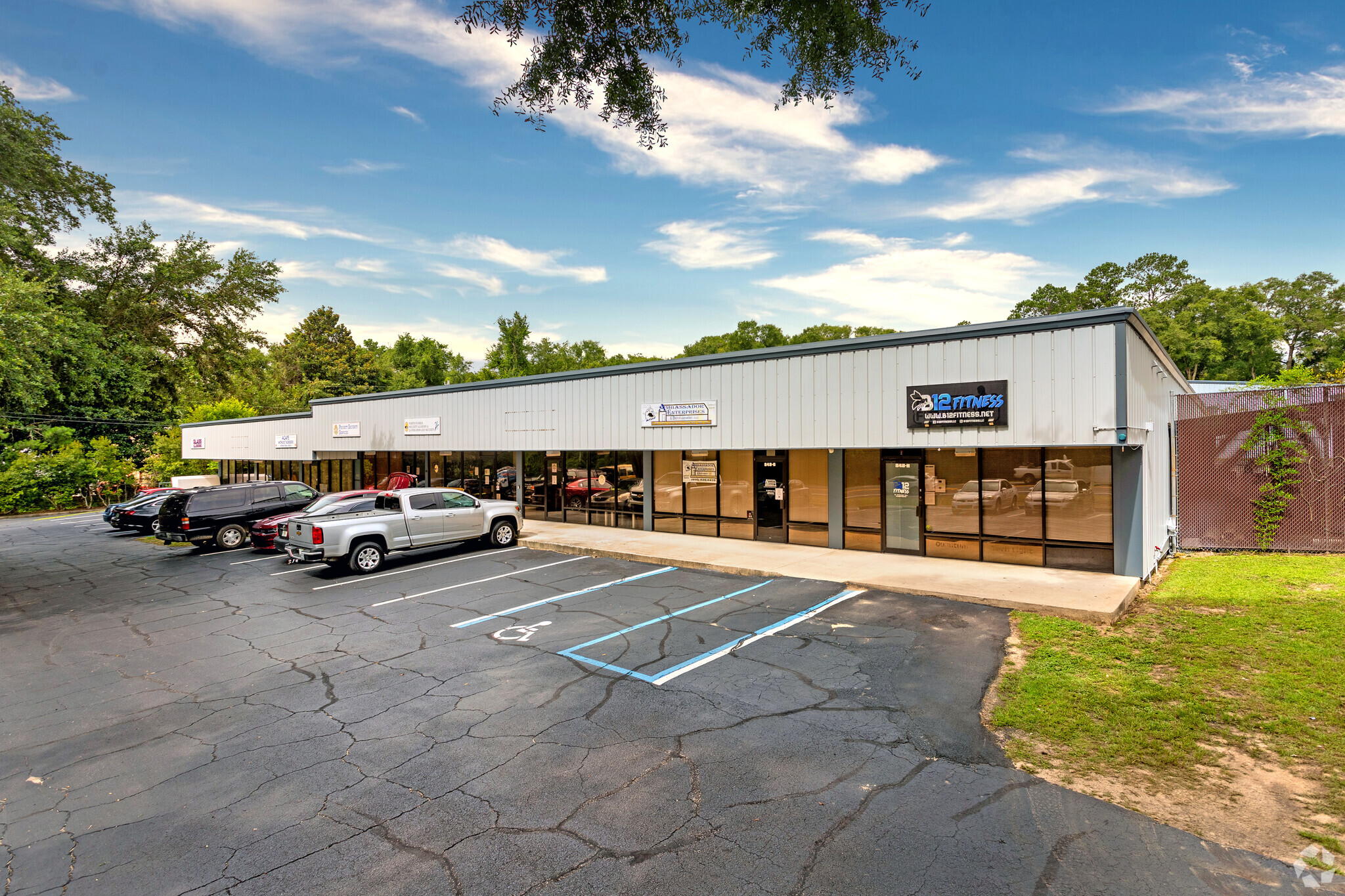 848-852 Blountstown St, Tallahassee, FL for lease Primary Photo- Image 1 of 46