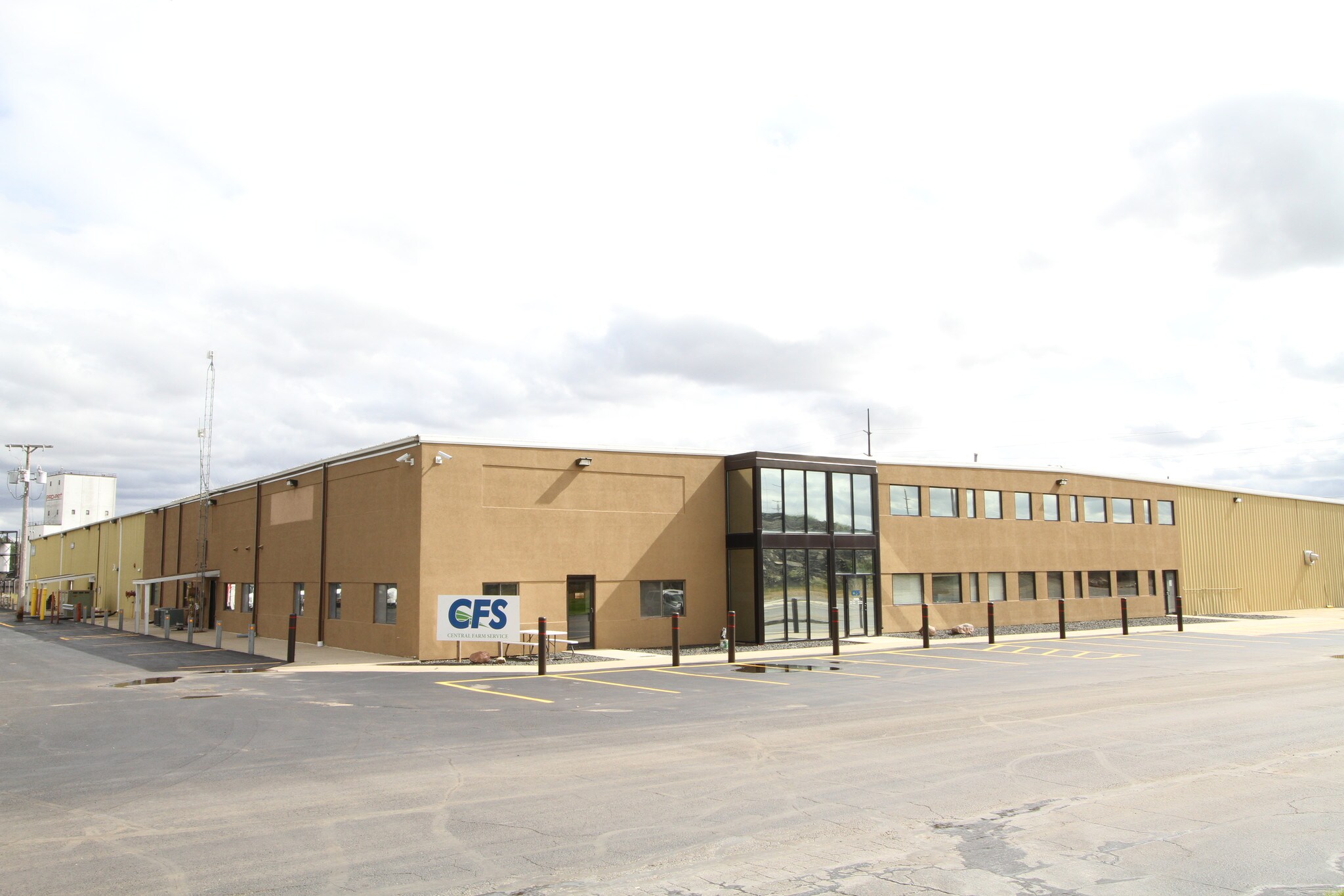 900 30th Pl NW, Owatonna, MN 55060 30th Place Businesss Park