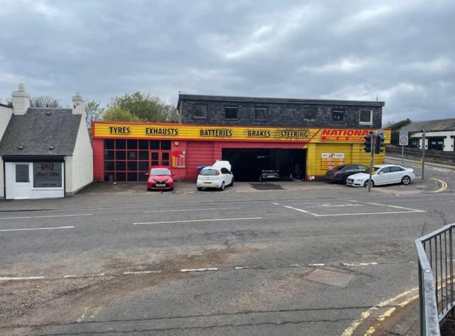 220 Queen St, Broughty Ferry for lease Building Photo- Image 1 of 2