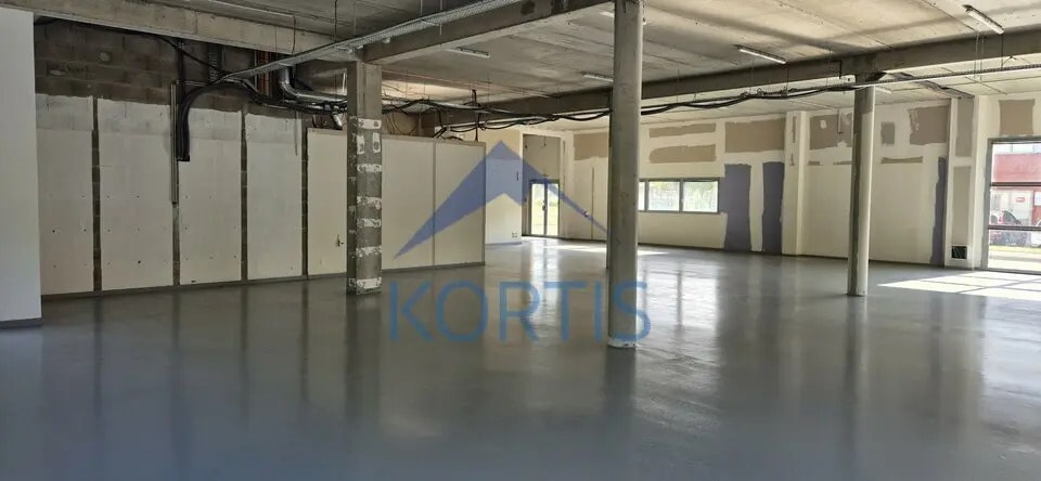 Flex in Saint-Priest for lease - Interior Photo - Image 2 of 10