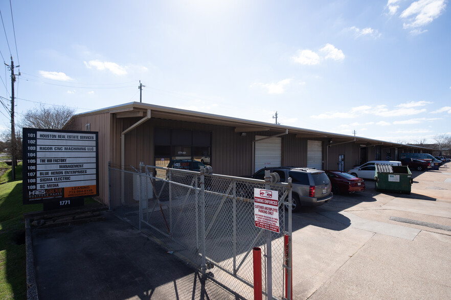 1771 Upland Dr, Houston, TX for lease - Building Photo - Image 3 of 28