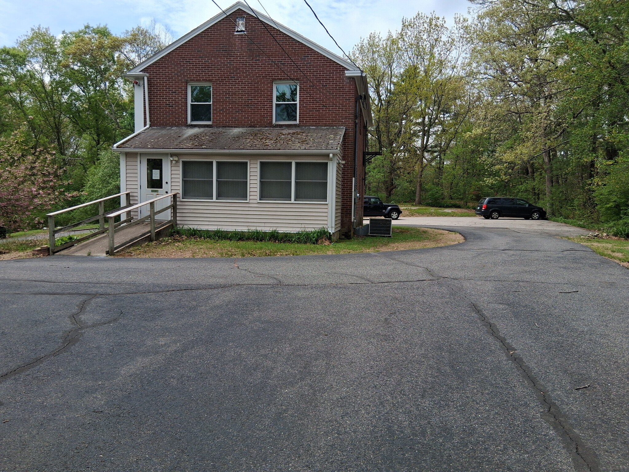 327 Eddie Dowling Hwy, North Smithfield, RI for sale Primary Photo- Image 1 of 16