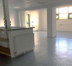 266 Auchmill Rd, Aberdeen for lease Interior Photo- Image 1 of 1