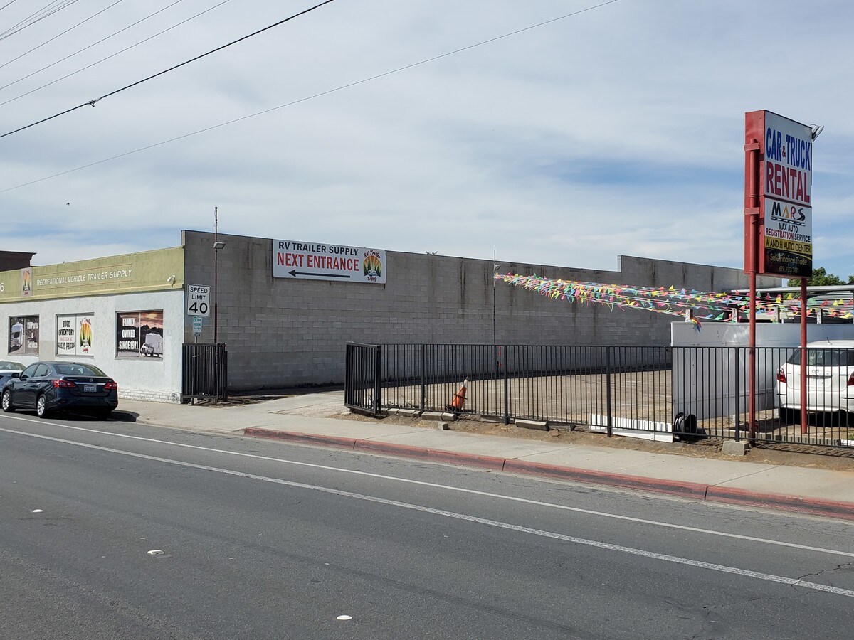 1198 Broadway, El Cajon, CA 92021