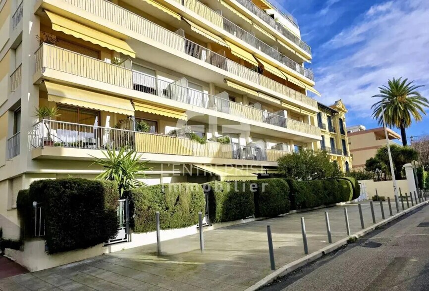 Office in Nice for lease - Building Photo - Image 2 of 8