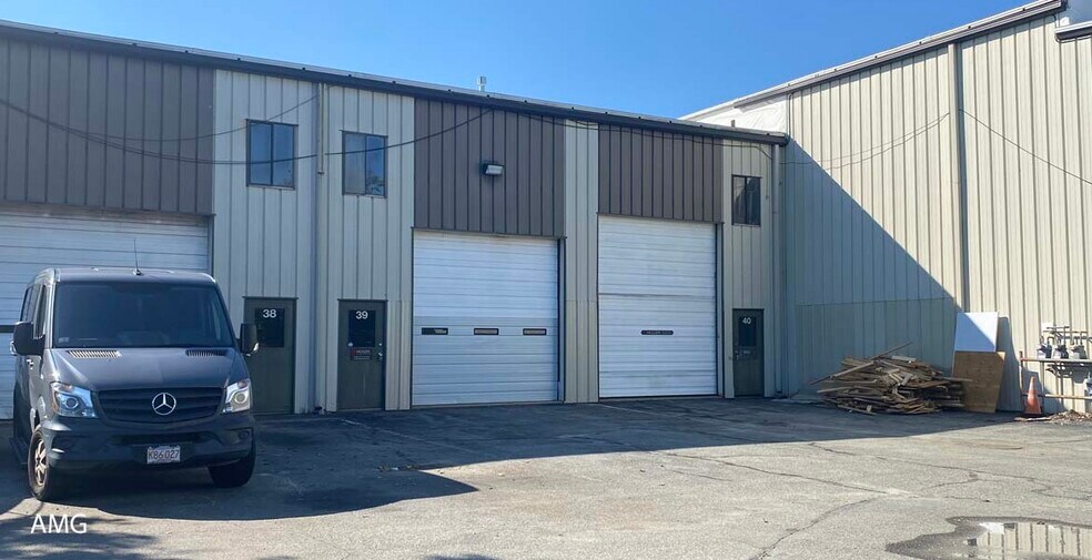 381 Old Falmouth Rd, Marstons Mills, MA 02648