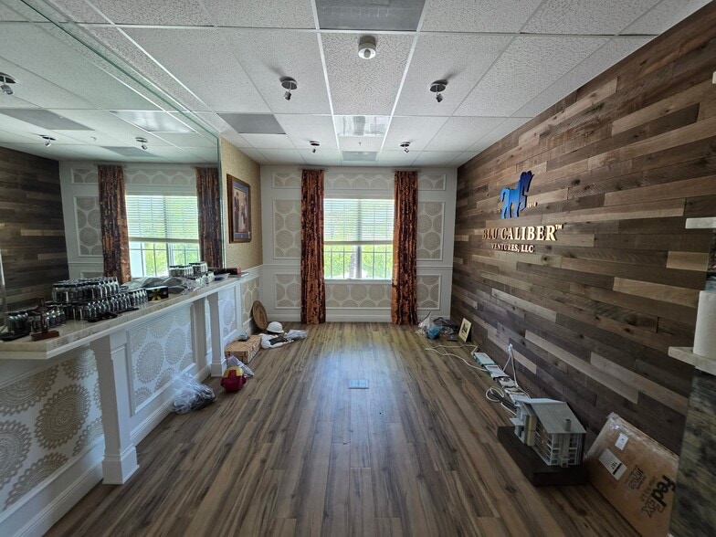 1044 US Highway 1, Jupiter, FL for lease - Interior Photo - Image 3 of 20