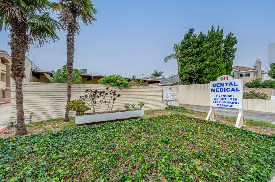 181 E 18th St, Costa Mesa, CA for lease - Primary Photo - Image 1 of 13