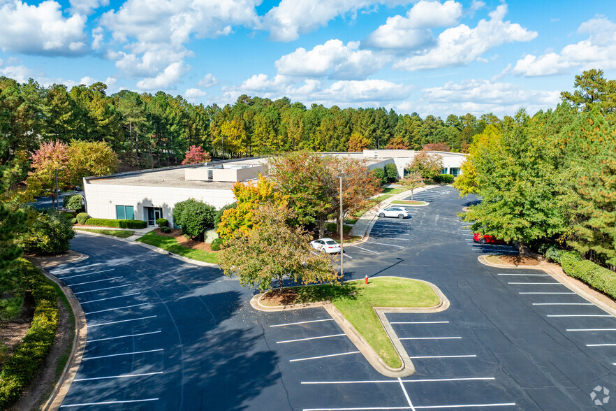 15401 Weston Pky, Cary, NC for lease - Aerial - Image 2 of 10