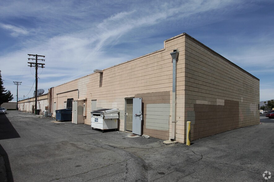 2115-2235 E Florida Ave, Hemet, CA for lease - Building Photo - Image 3 of 6