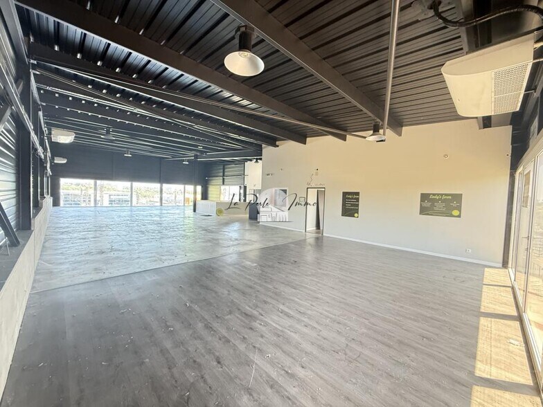 Retail in Perpignan for sale - Interior Photo - Image 2 of 12