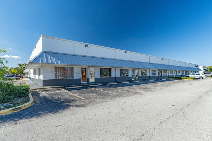 1703-1747 NW 38th Ave, Lauderhill, FL for lease - Primary Photo - Image 1 of 31