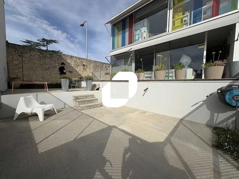 Office in Lormont for lease - Building Photo - Image 2 of 12