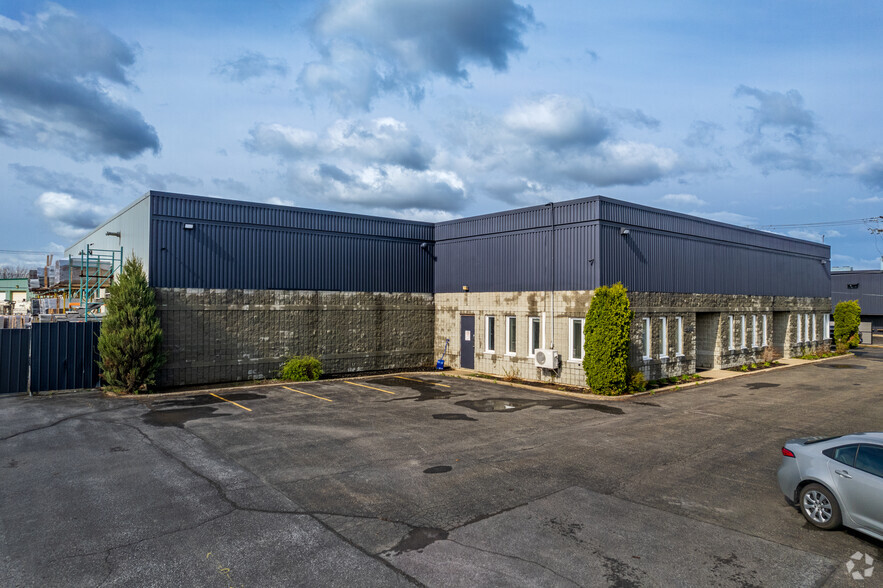 3300 Rue Jacob-Jordan, Terrebonne, QC for lease - Primary Photo - Image 1 of 5