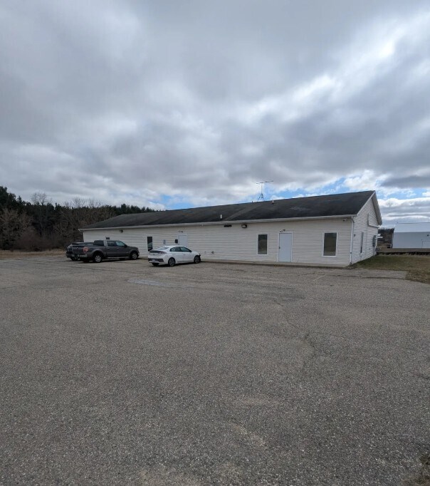 1379 Industrial Park Dr, Edmore, MI for sale Building Photo- Image 1 of 2