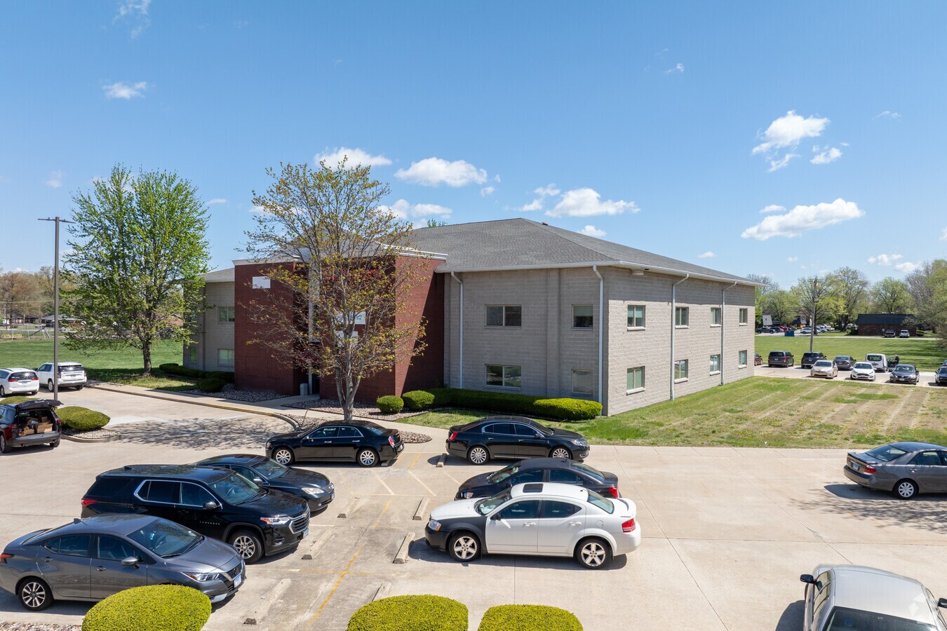 2421 Corporate Center Dr, Granite City, IL 62040 Office for Sale