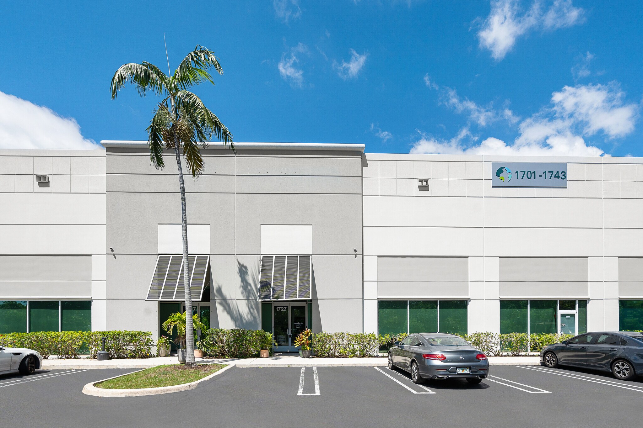 1701 Okeechobee Rd, West Palm Beach, FL for lease Building Photo- Image 1 of 3