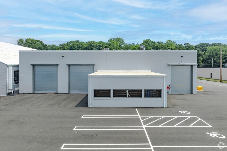 252-262 Depot Rd, Milford, CT for lease - Building Photo - Image 3 of 13