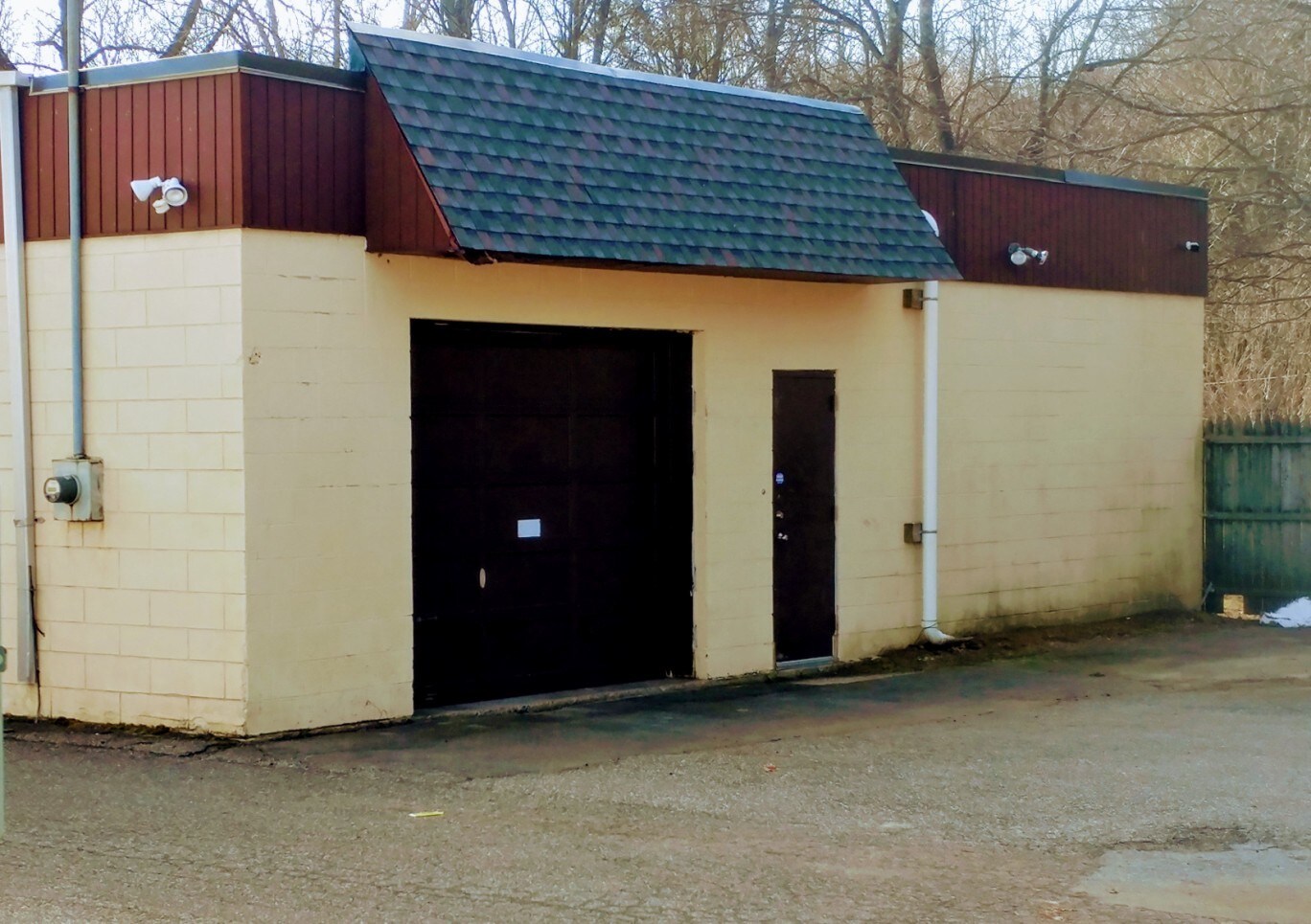 30 Potuccos Ring Rd, Wolcott, CT for sale Primary Photo- Image 1 of 1