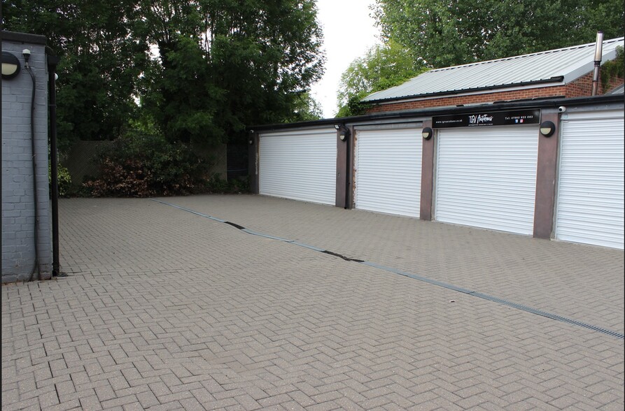 Cooks Garages Forge Lane, Northwood for lease - Building Photo - Image 3 of 7