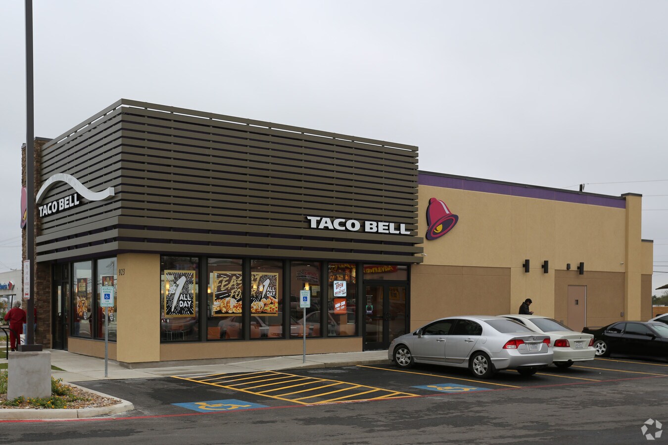 919 Bandera Rd, San Antonio, TX 78228