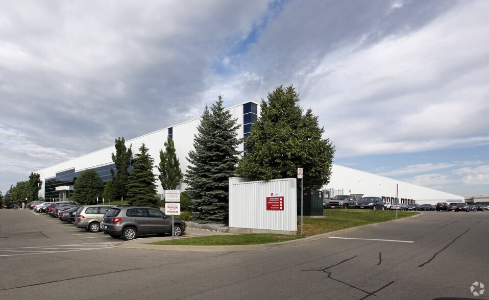 550 Matheson Blvd E, Mississauga, ON for lease - Building Photo - Image 3 of 4