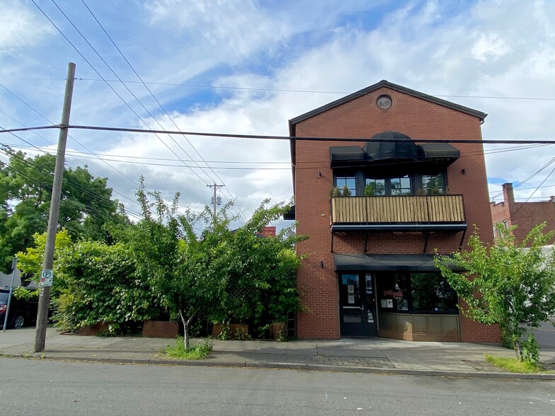 1639 NW Marshall St, Portland, OR for lease - Building Photo - Image 3 of 26