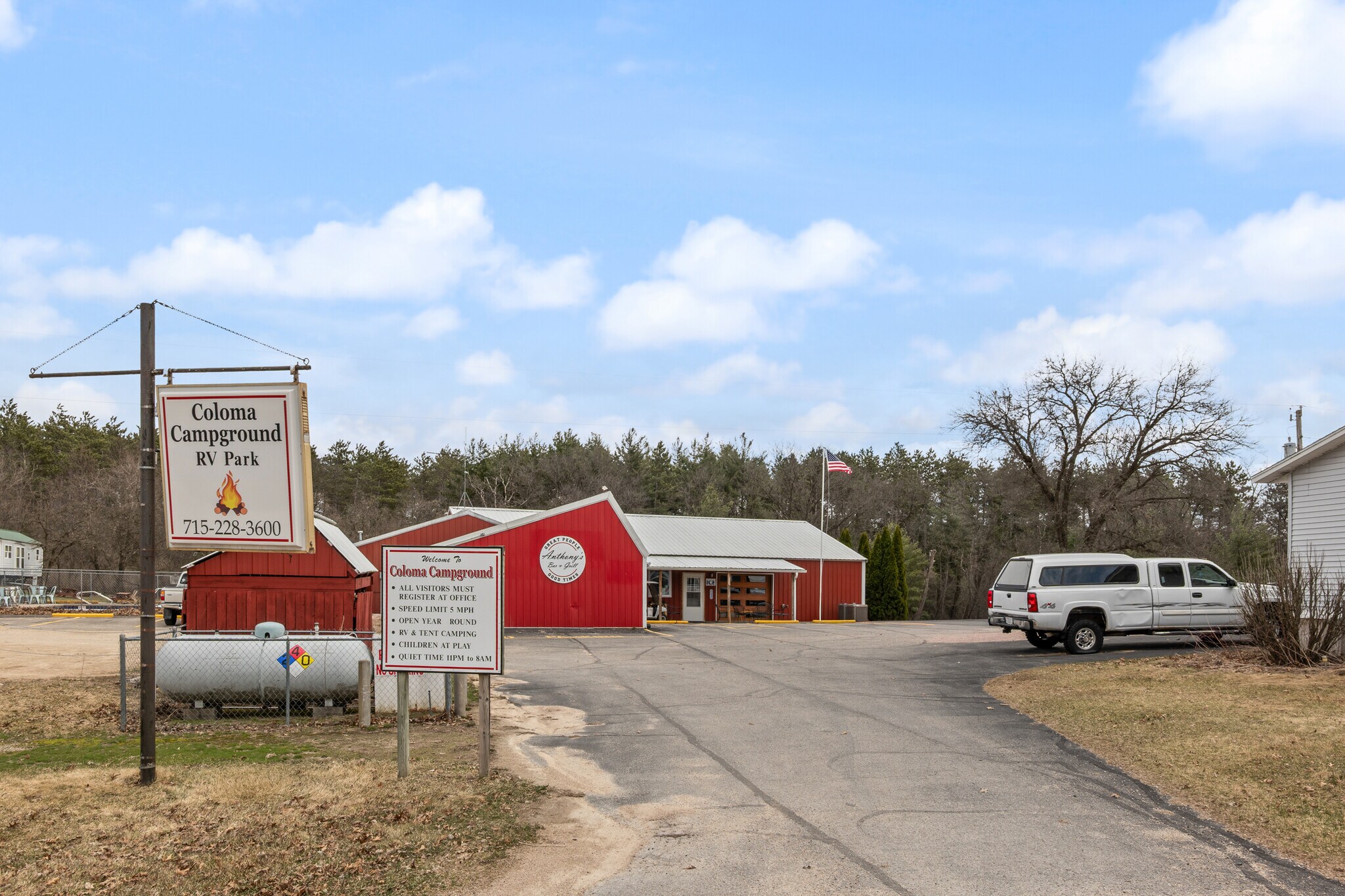 N1130 5th Rd, Coloma, WI for sale Primary Photo- Image 1 of 53