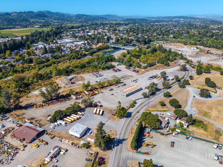 13611 Healdsburg Ave, Healdsburg, CA for lease - Aerial - Image 2 of 10