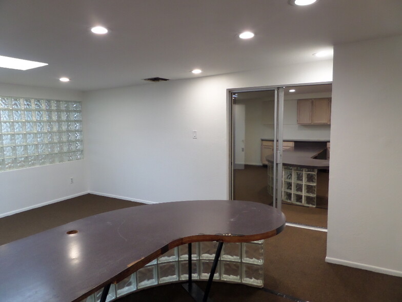 2807-2827 W Encanto Blvd, Phoenix, AZ for lease - Building Photo - Image 3 of 14