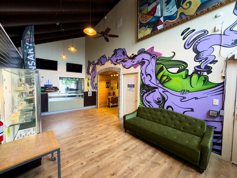 11850 N Center Ave, Portland, OR for lease - Building Photo - Image 3 of 5