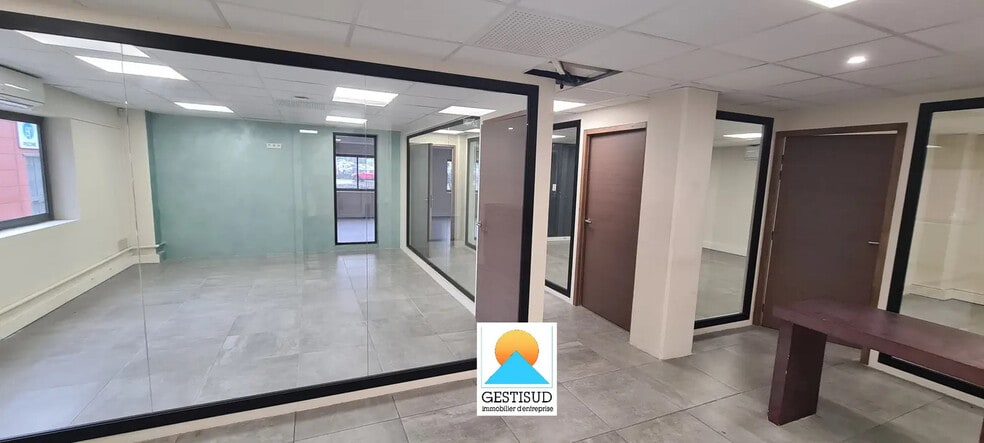 Office in Aubagne for lease - Interior Photo - Image 2 of 4
