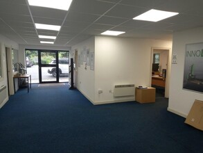 Maes Y Clawdd, Oswestry for lease Interior Photo- Image 1 of 5