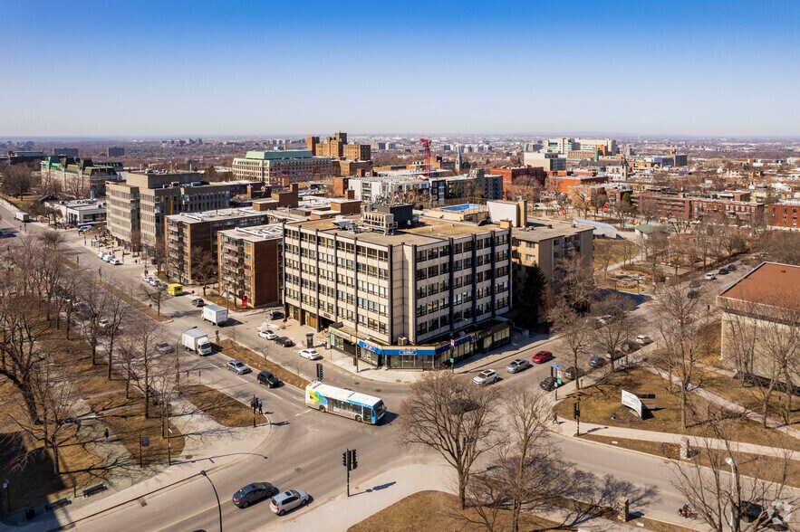 3315-3345 Ch Queen-Mary, Montréal, QC for lease - Aerial - Image 3 of 3
