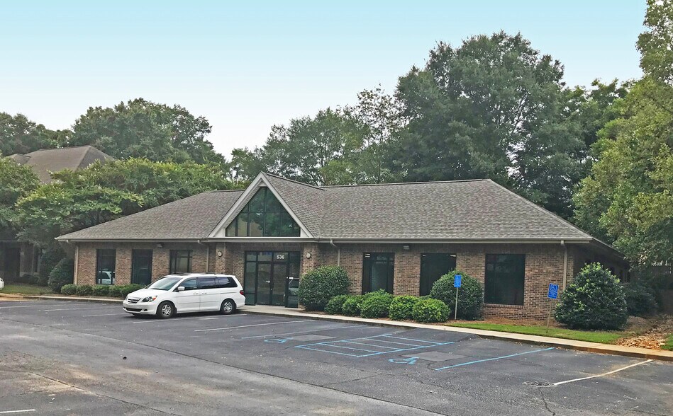 536 Old Howell Rd, Greenville, SC 29615